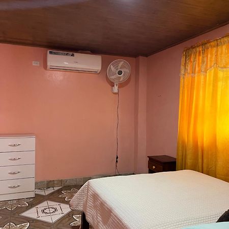 Surf Camp Hotel Bocas Town Exterior foto