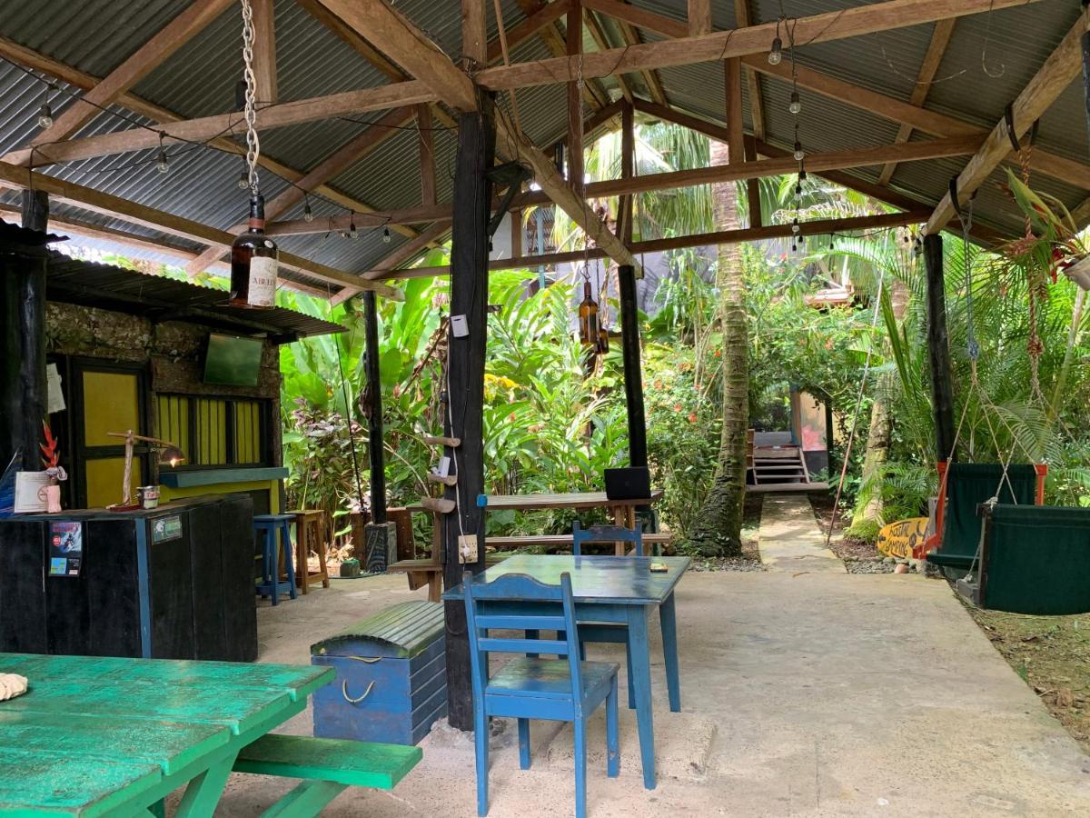 Surf Camp Hotel Bocas Town Exterior foto
