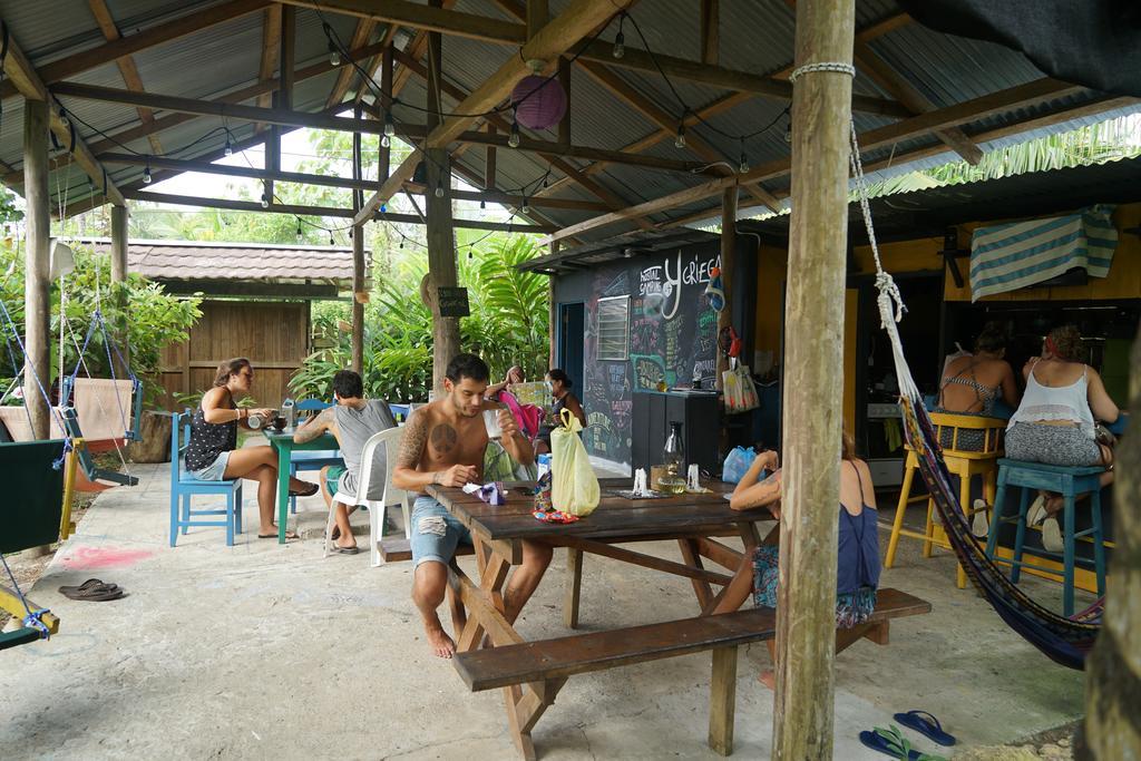 Surf Camp Hotel Bocas Town Exterior foto