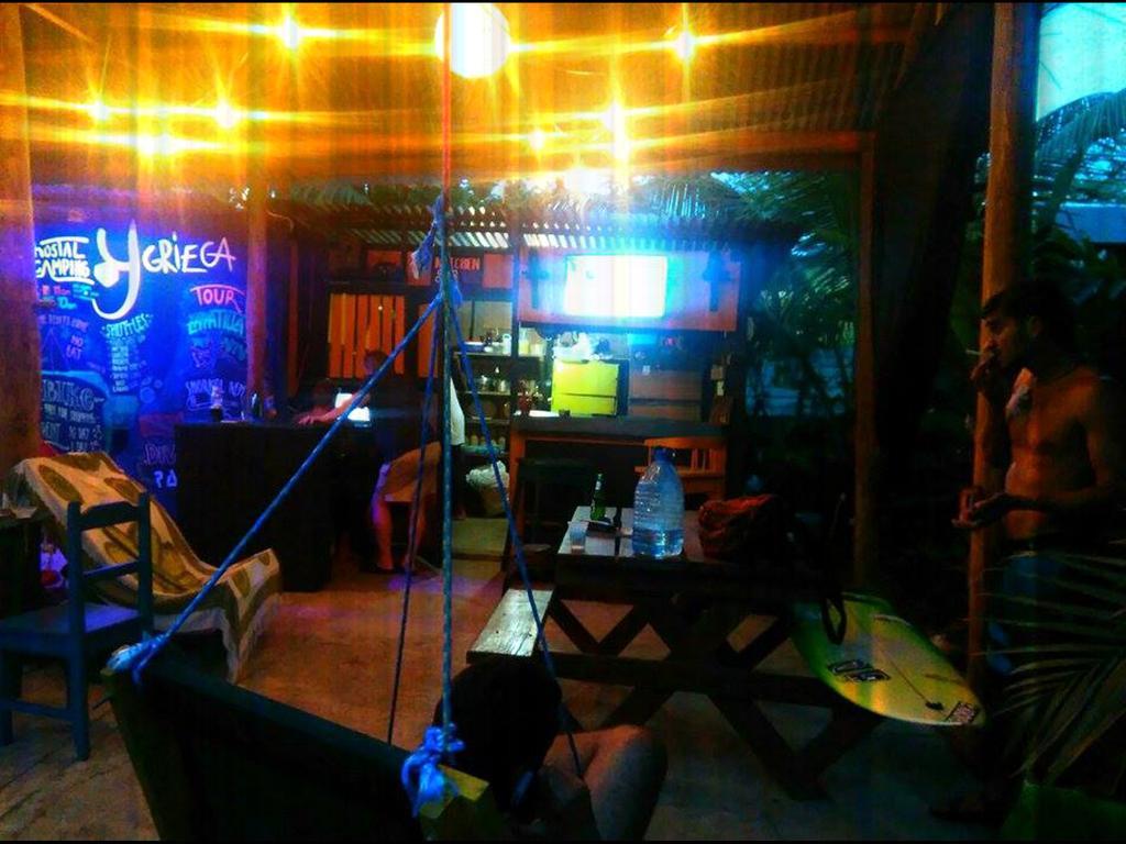 Surf Camp Hotel Bocas Town Exterior foto